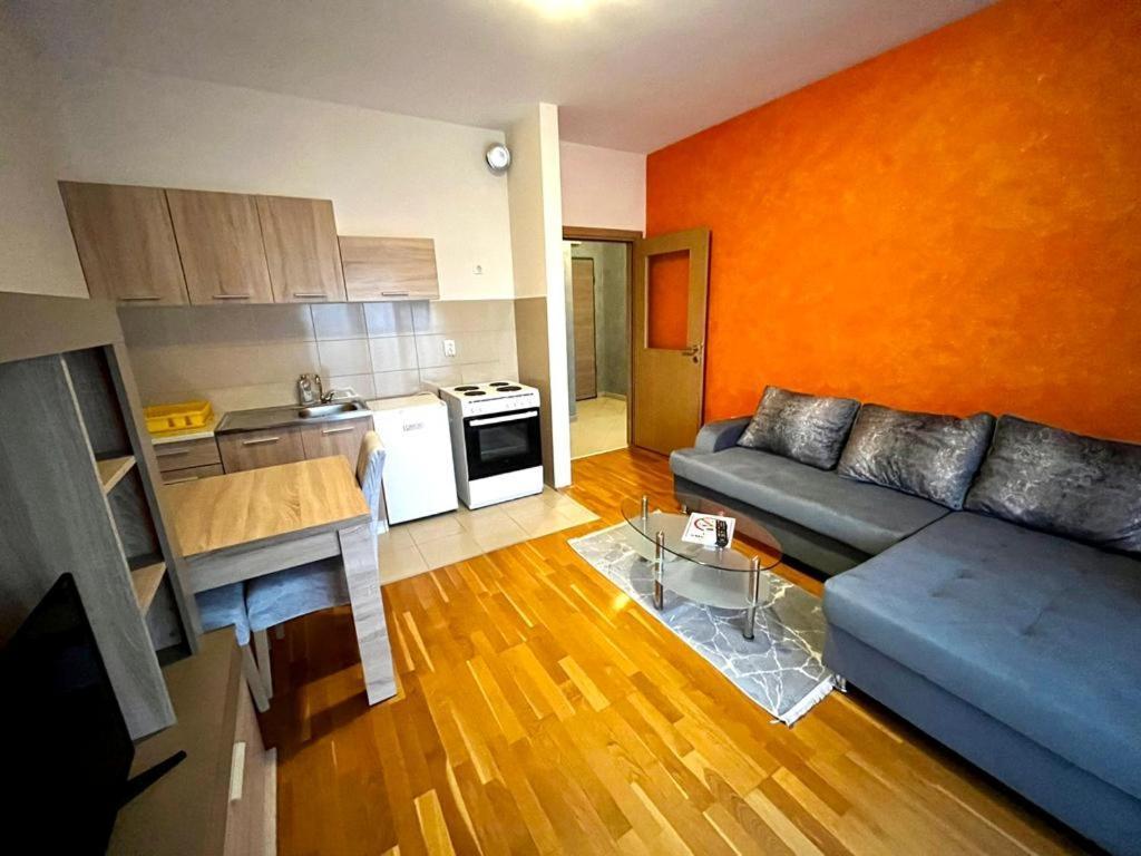 Naki Apartmani Подгорица Экстерьер фото