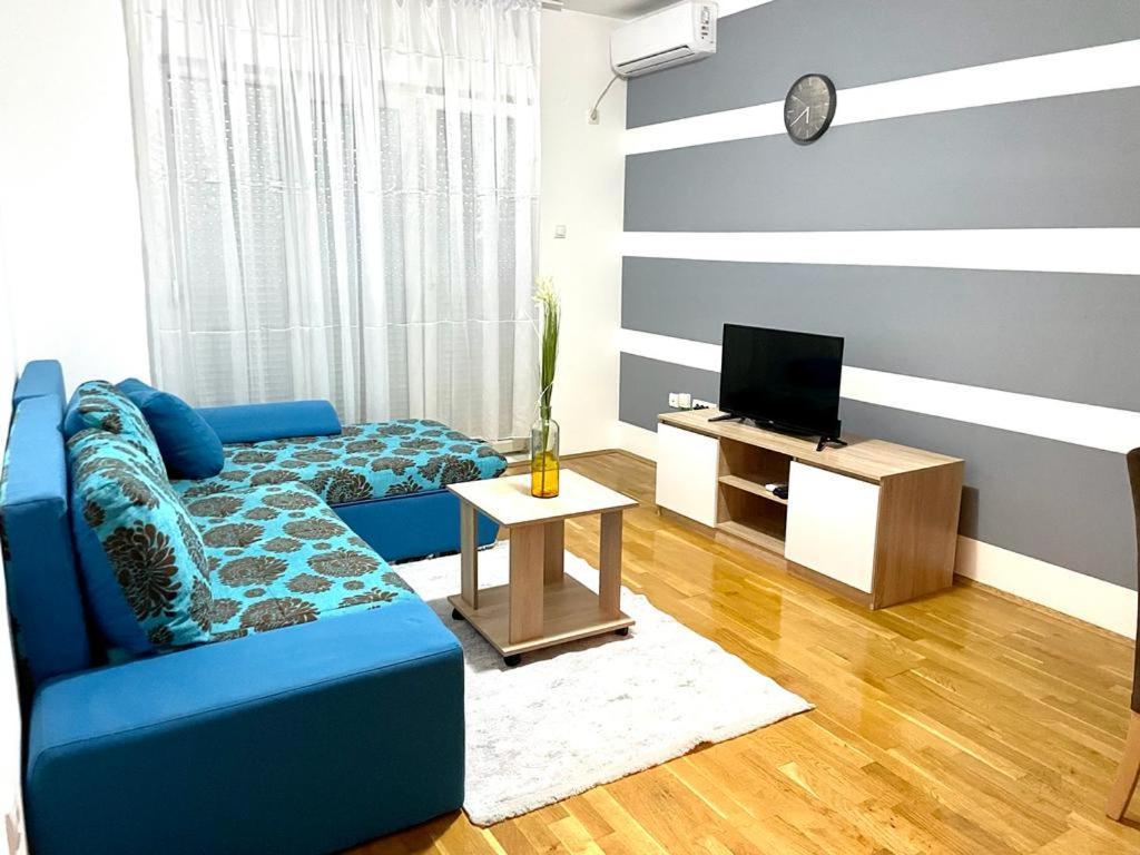 Naki Apartmani Подгорица Номер фото