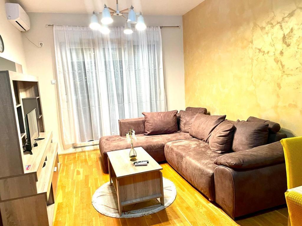 Naki Apartmani Подгорица Номер фото